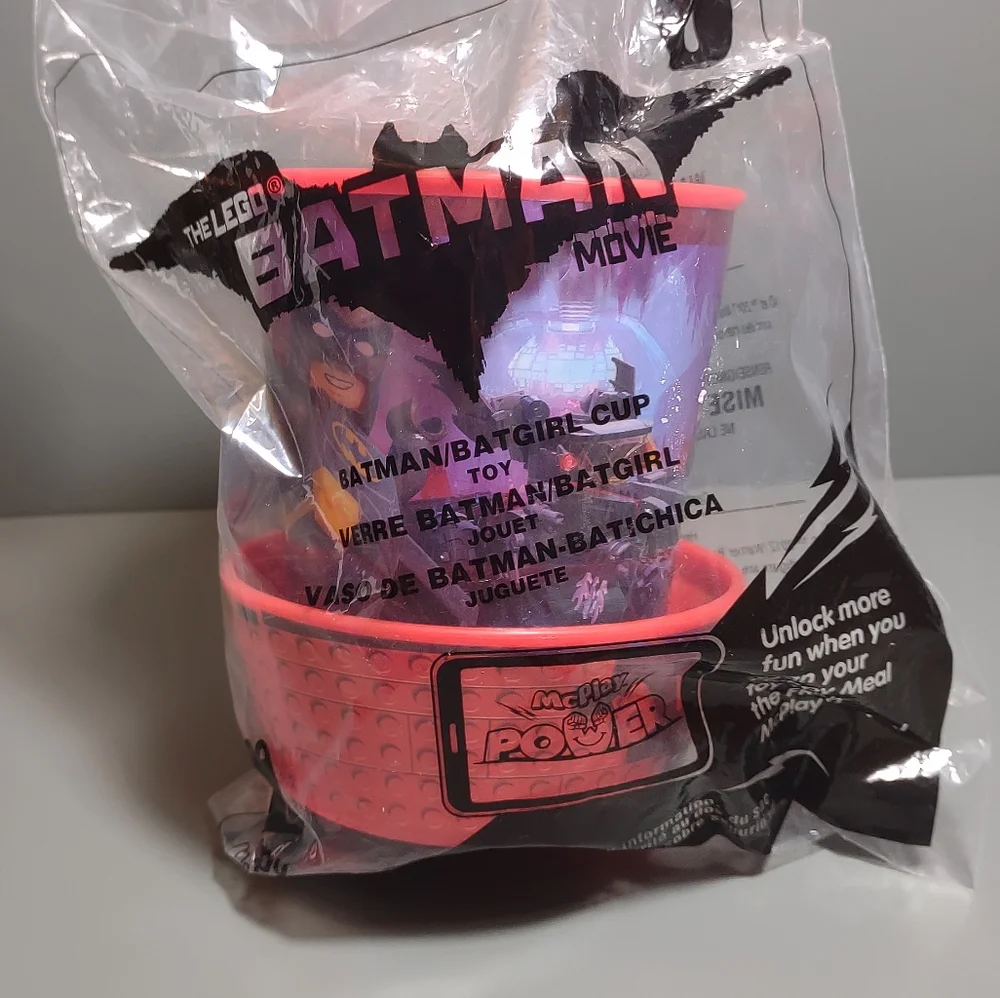 McDonald’s The Lego Batman Movie Red Cup and lid with Batgirl 2017 Happy Meal - Picture 5 of 7